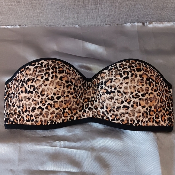 PINK VICTORIA'S Secret Bandeau Bra Leopard Lace Medium Push Up Strapless Y2K - Picture 1 of 6